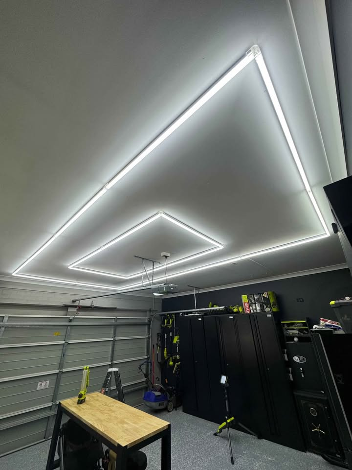 Double Linear Lights - Rectangular LED System from hexspace